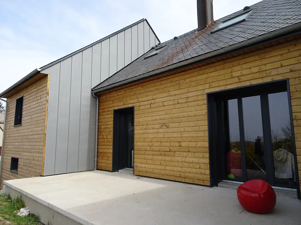 Bardage bois naturel Douglas à Laguiole